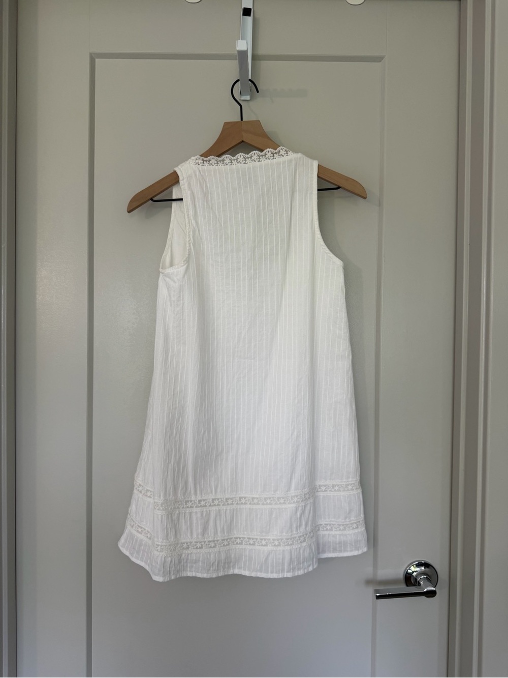 White mini dress - Picture 2 of 7